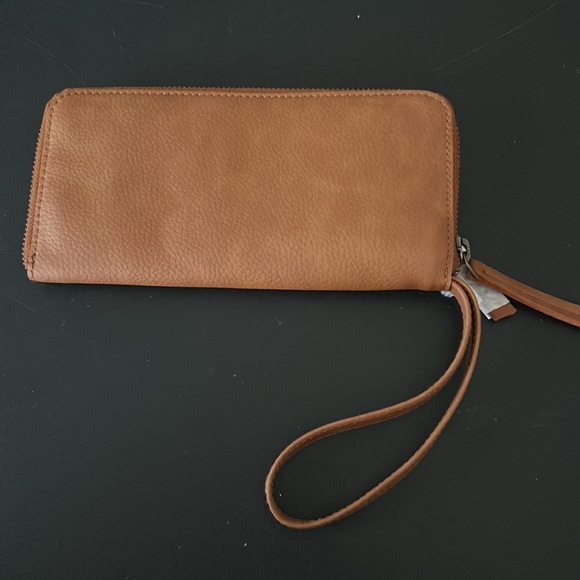NWT Free People Distressed Vegan Wallet - Picture 6 of 7